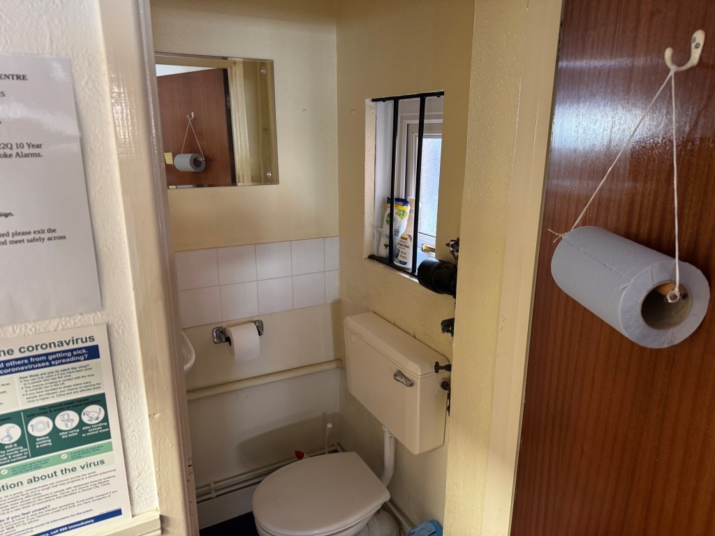 Lot: 81 - FREEHOLD DETACHED MIXED RESIDENTIAL & COMMERCIAL INVESTMENT OPPORTUNITY - W.C